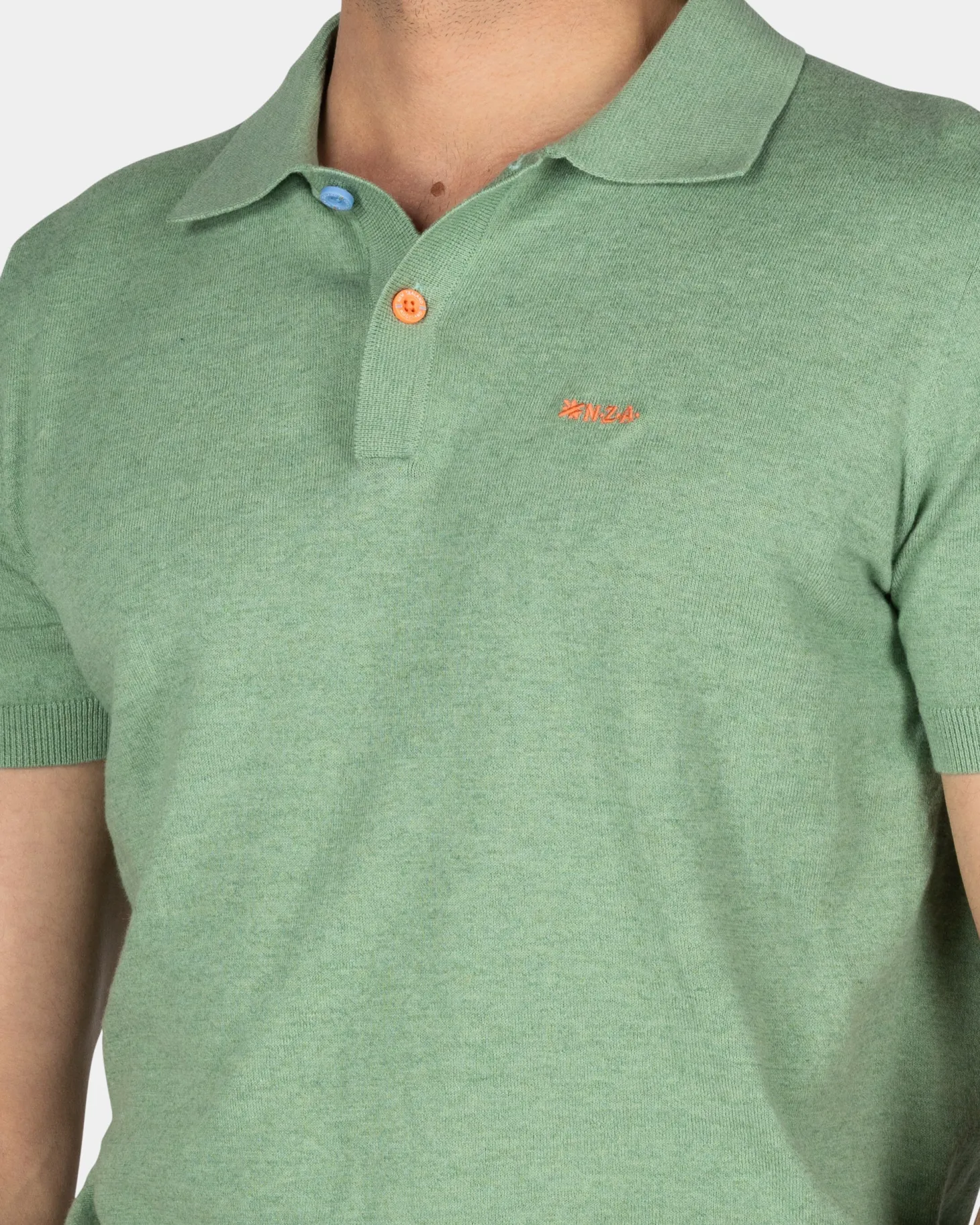 Basic hellgrünes Poloshirt