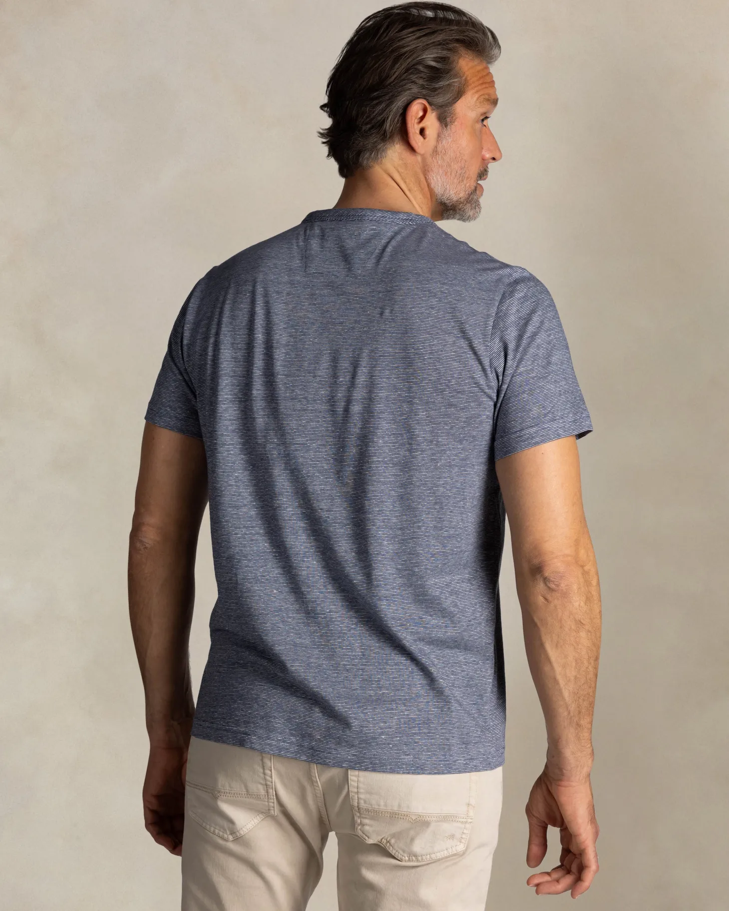 Blau gestreiftes Leinen-T-Shirt