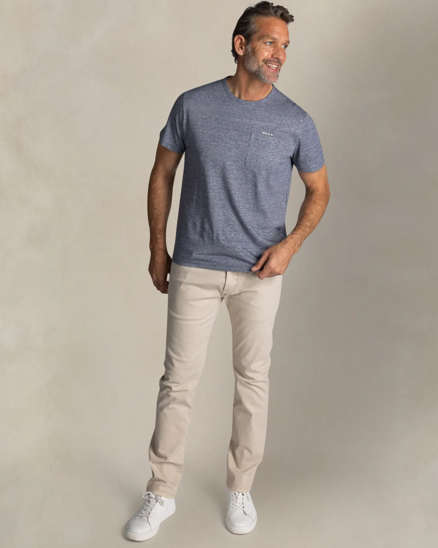 Blau gestreiftes Leinen-T-Shirt