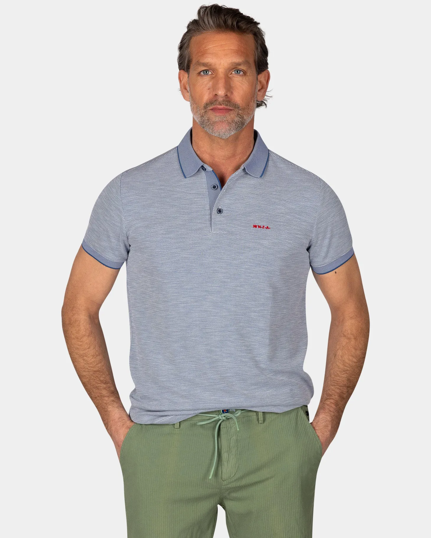 Blaue Polo mit Modal