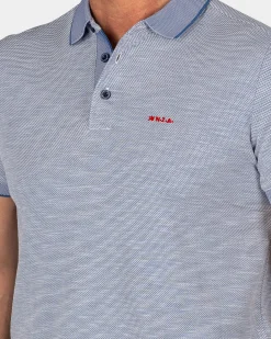 Blaue Polo mit Modal