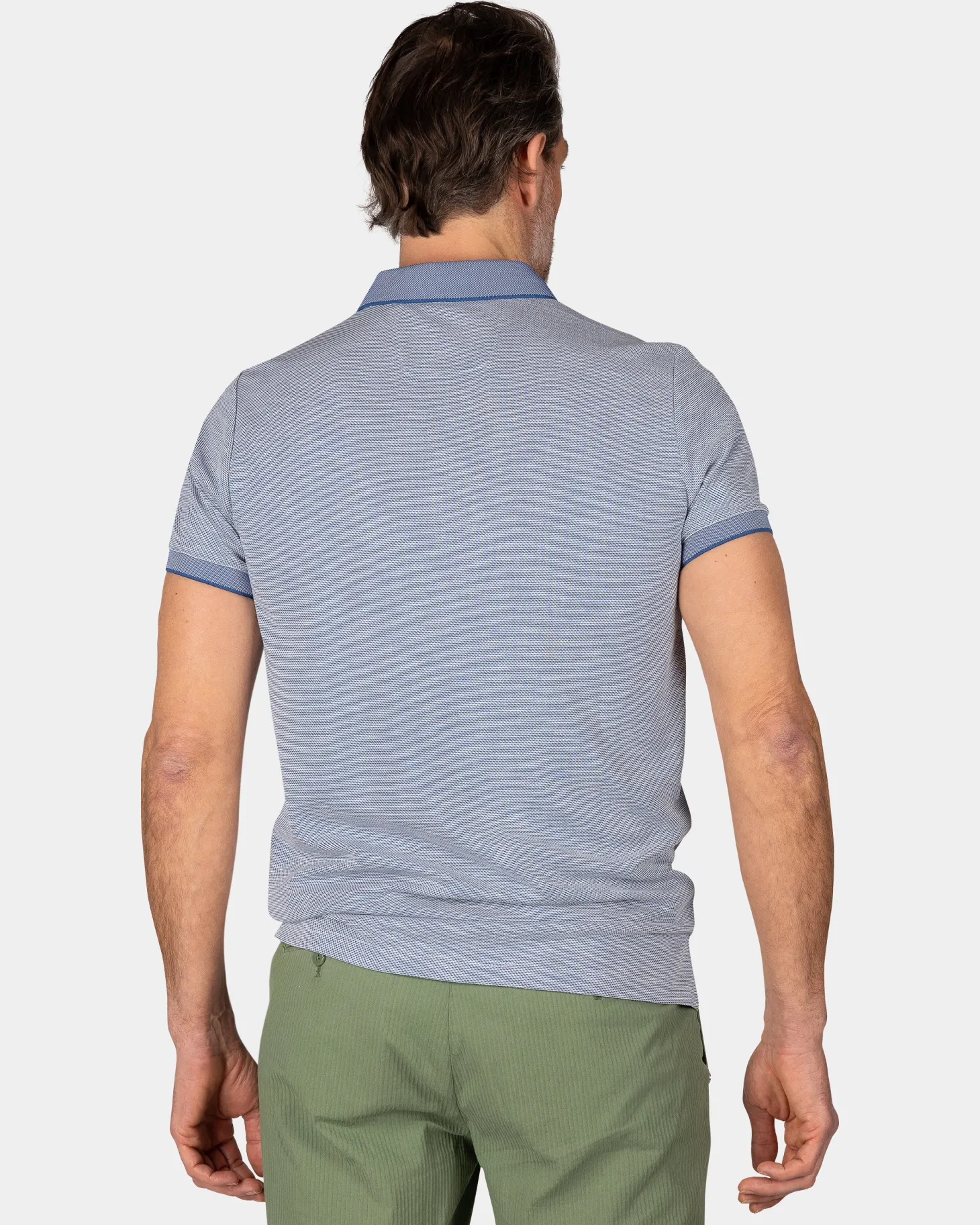 Blaue Polo mit Modal