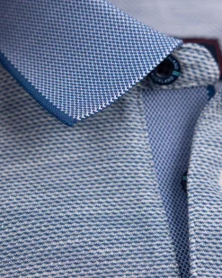 Blaue Polo mit Modal