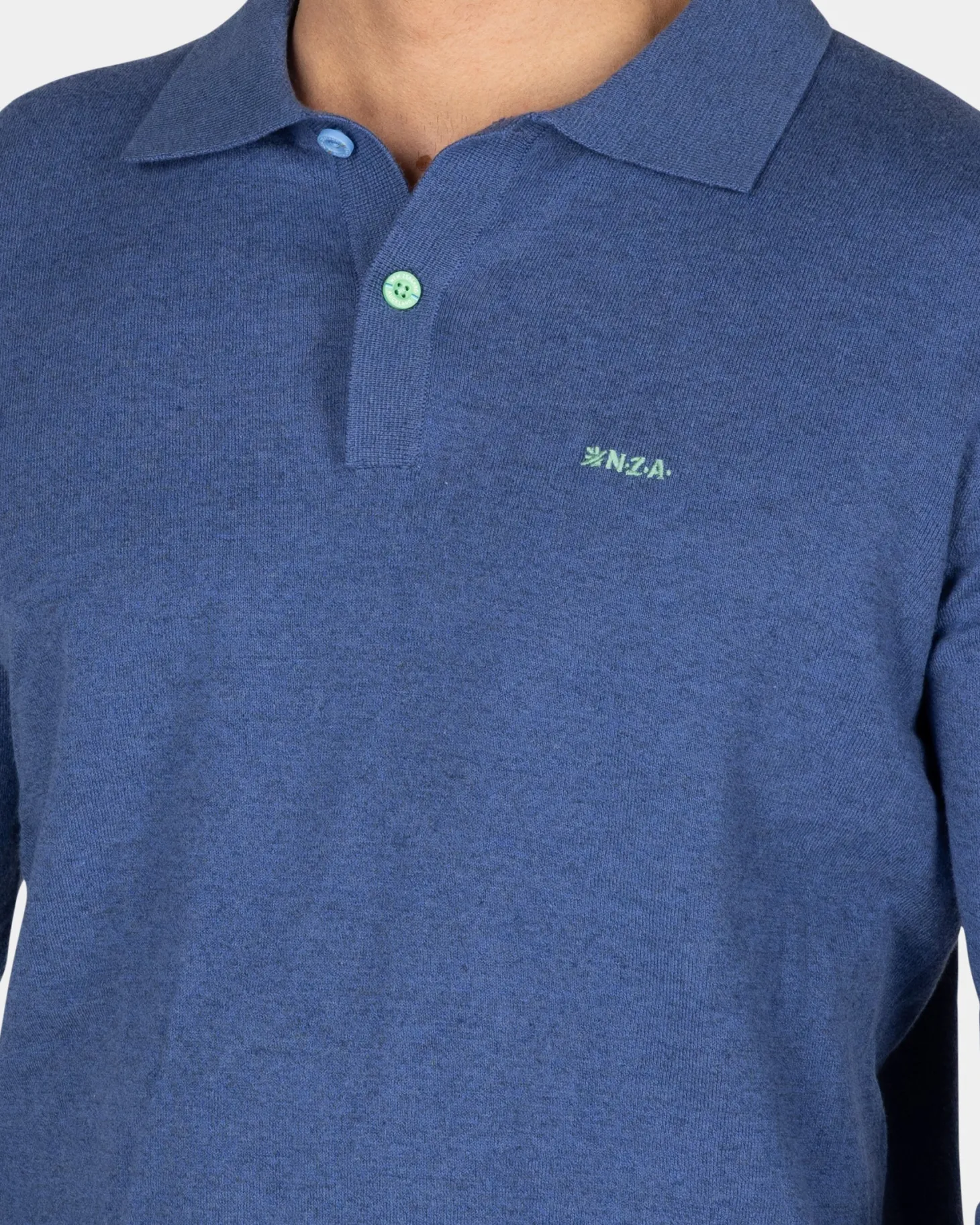 Blaues Langarm-Poloshirt