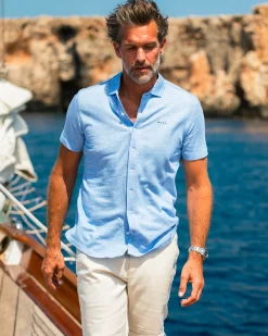 Blaues Leinenhemd mit kurzen Ärmeln