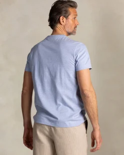 Blaues T-Shirt mit NZA-Logo auf der Brust