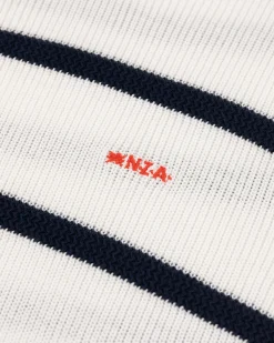 Gestreifter Pullover mit Rundhalsausschnitt ecru schwarz - Dusty Ecru