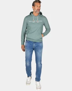 Grüner Hoodie mit Schriftzug auf der Brust - Pebble Green