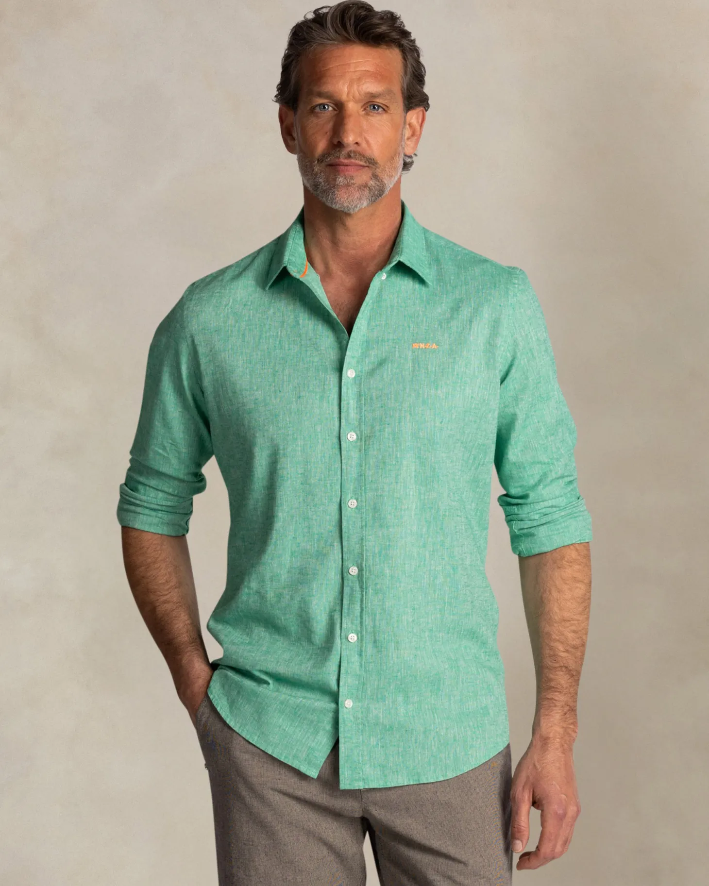 Grünes Baumwoll-Leinen-Hemd mit langen Ärmeln