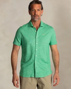 Grünes Leinenhemd mit kurzen Ärmeln