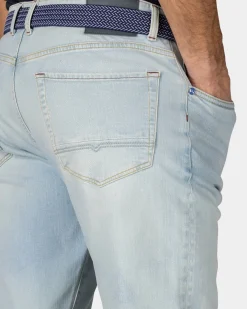 Hellblaue Jeans mit Stretch