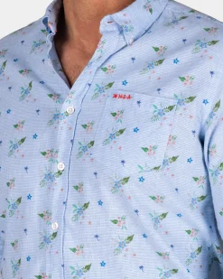 Hellblaues bedrucktes Hemd