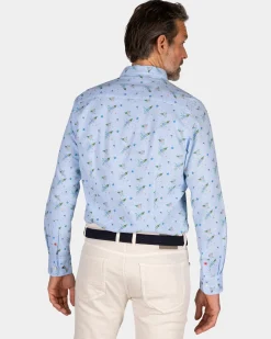 Hellblaues bedrucktes Hemd