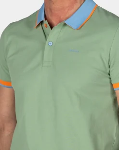 Hellgrünes sportliches Poloshirt