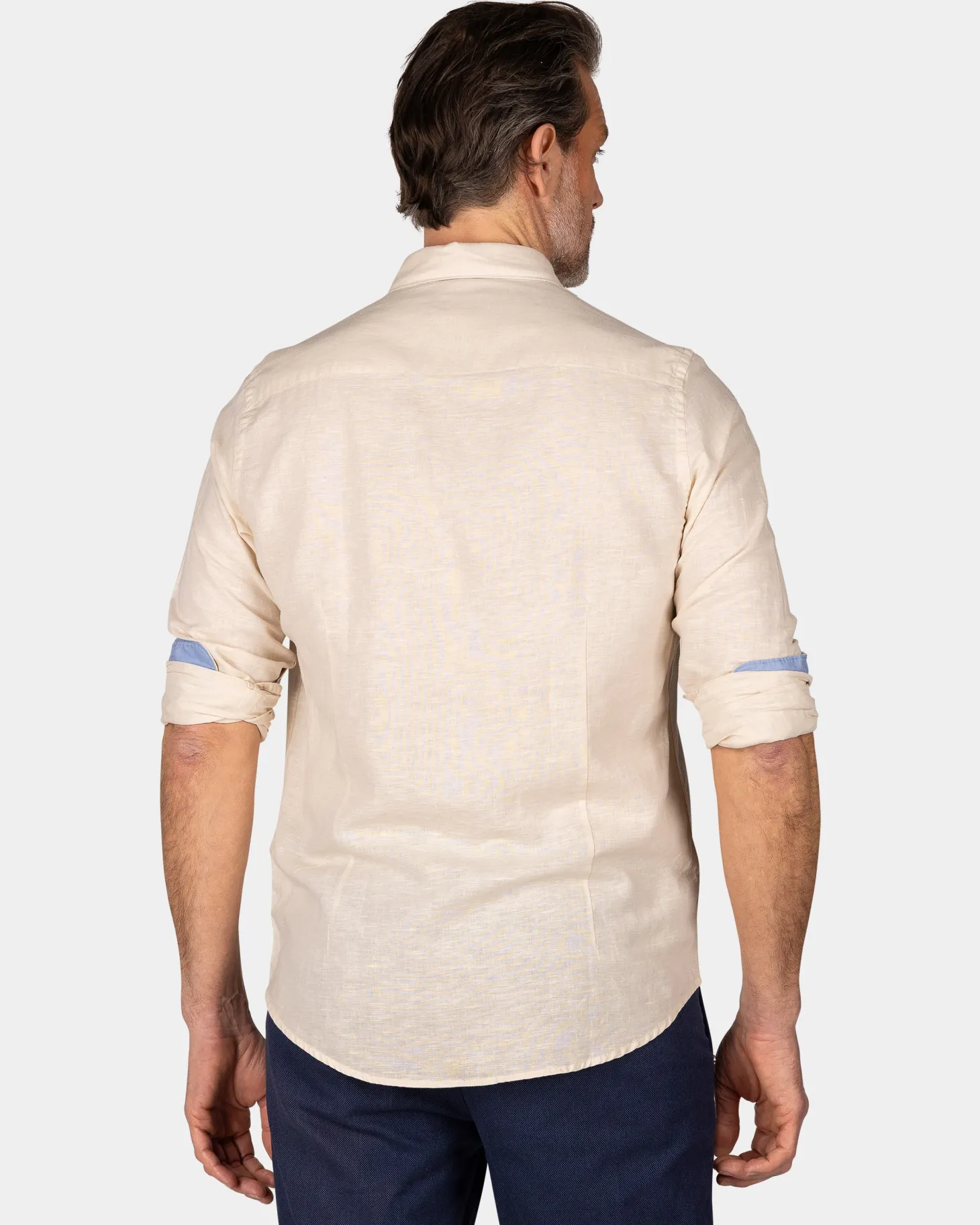 Leinen beiges Hemd mit langen Ärmeln