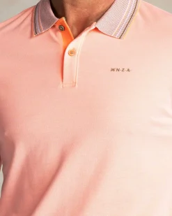 Orangenes Poloshirt mit gestreiftem Kragen