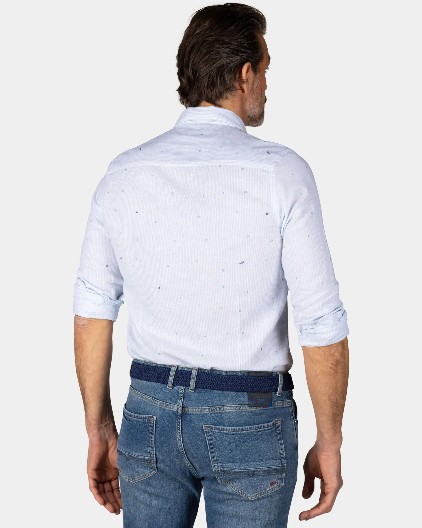 Pastellblaues Hemd mit Leinen