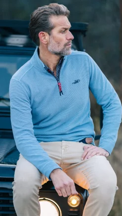 Sportlicher blauer Pullover mit halbem Reißverschluss - Brave Blue