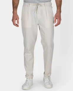Weiße Chino mit Leinen