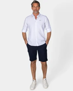 Weißes Leinenhemd mit pastellblauem Streifen